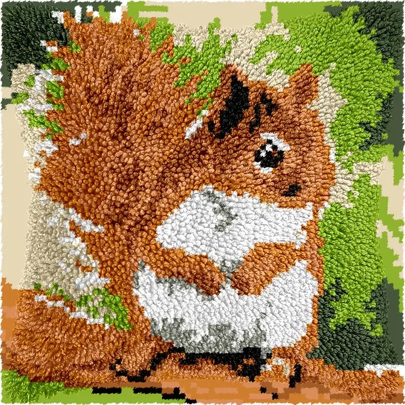Knytepute ekorn ferdig montert bunn med bakstykke 43x43 cm