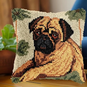 Knytepute mops ferdig montert bunn med bakstykke 43x43 cm
