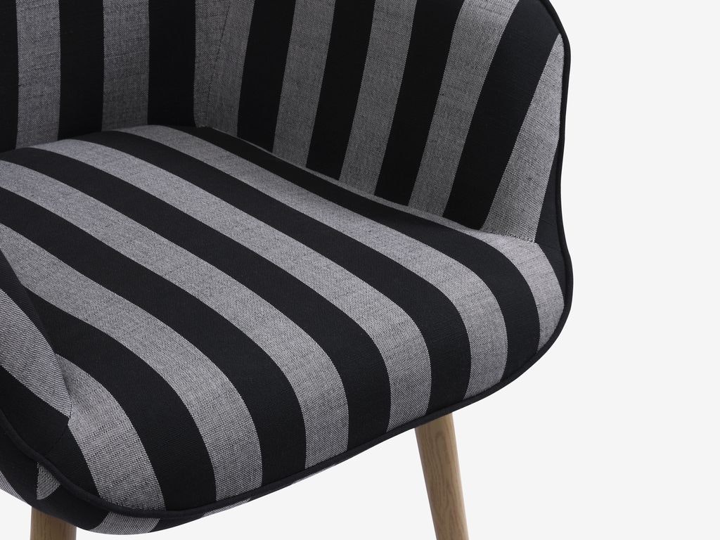 SIMESTED Fåtölj – Randig Svart/Beige i Tyg – Elegant och Bekväm