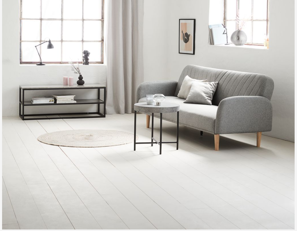 DOKKEDAL TV-bänk – Stilren Betongfärgad Design med Svarta Detaljer