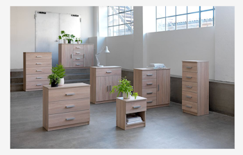 Byrå TAPDRUP – Kombinerad Förvaring med 4 Lådor och 1 Dörr i Elegant Ekfinish