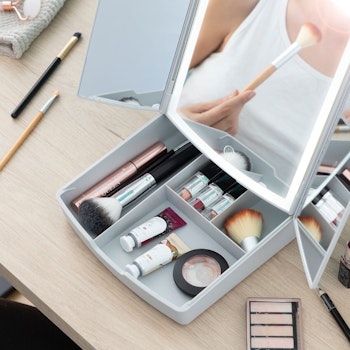 3-i-1 Fällbar LED-spegel med Sminkorganisator Panomir InnovaGoods – Funktion och Elegans i Ett
