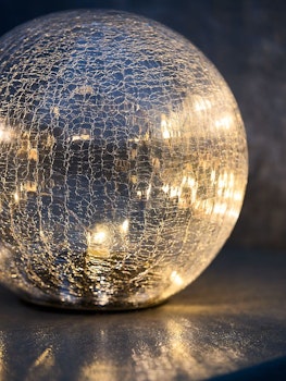 Solcellslampa HAVSVALE Ø20×H29 cm – Kristallklar glaskula med 20 varmvita LED & automatisk tändning