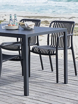 JERSORE Trädgårdsbord 80×140 cm – Stilren svart aluminium & underhållsfri komposit