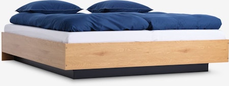 ELLINGE Sängram 180x200 cm med Förvaring – Elegant Ekfärgad Design & Smart Förvaringslösning