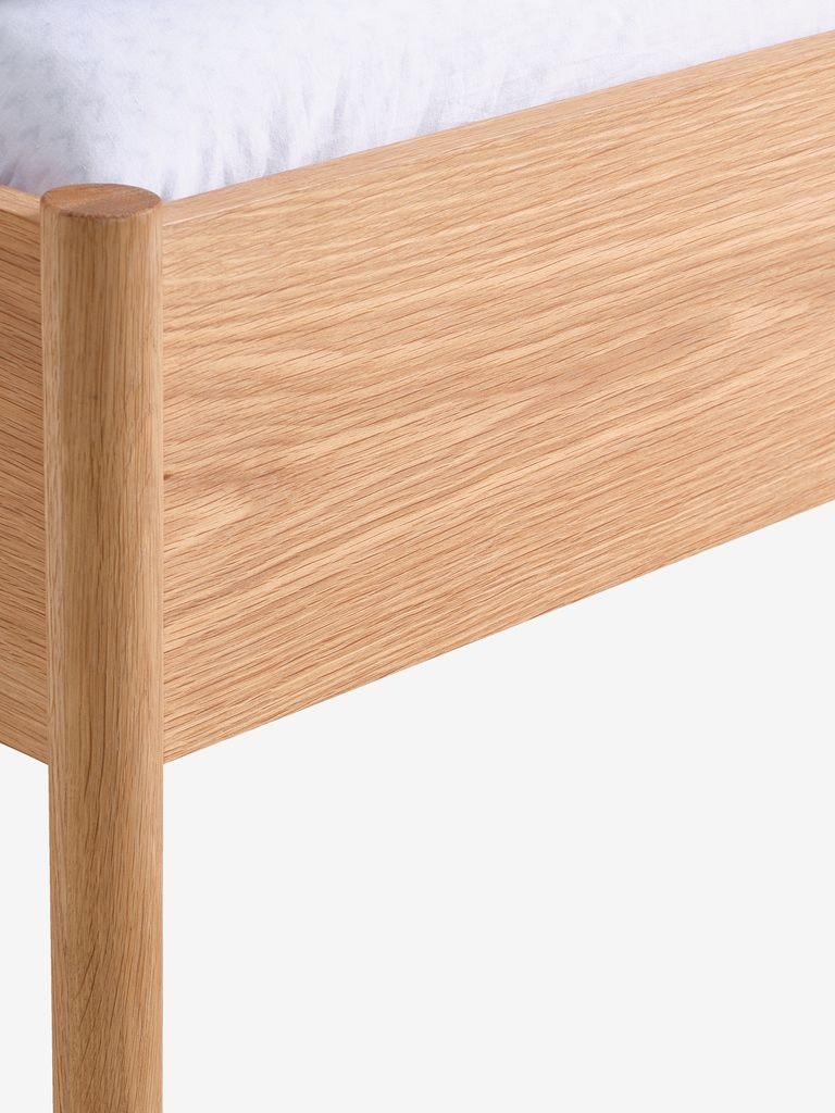 STUBBERUP Sängram 180×200 cm – Ekfärgad & Solid Träram för Tidlös Stil