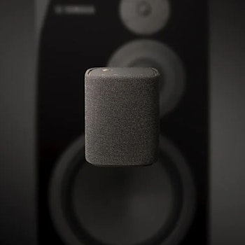 Yamaha Bärbar Bluetooth‑högtalare 10 W – IP67 Vattentät & Stilren i Svart med 12 timmars Batteritid