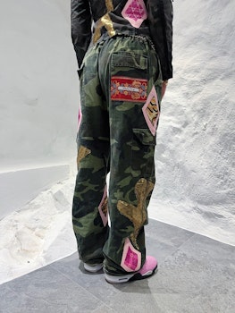 So fine, makes a blind man see her Jeans