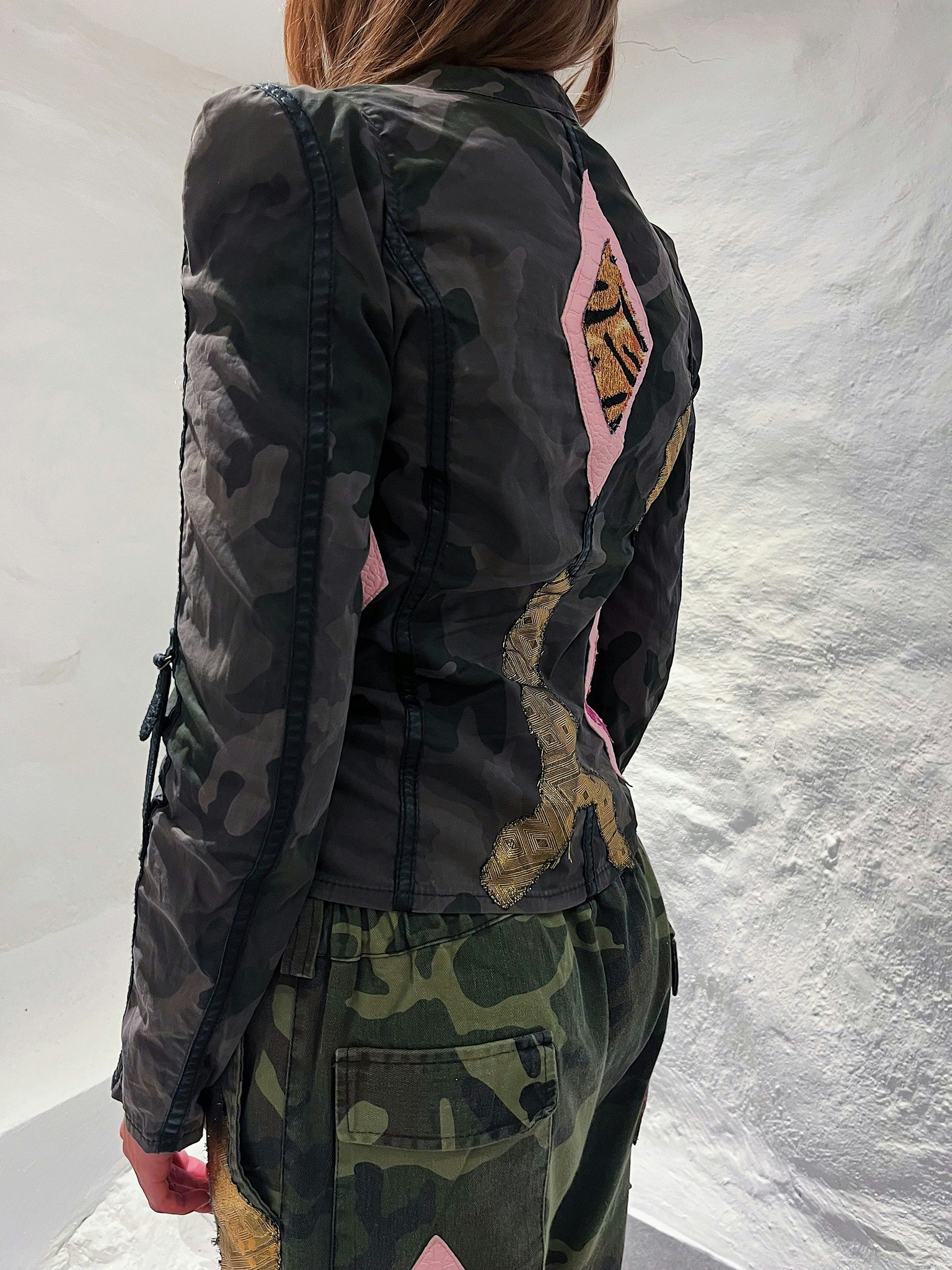So fine, makes a blind man see her Jacket