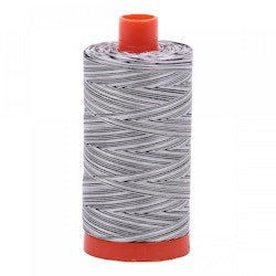 Aurifil - 4652/50 Licorice Twist - flerfarget