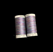 4109  Sulky Gûtermann Cotton 30, 300m,  blå/lilla/grønn flerfarget  bomullstråd