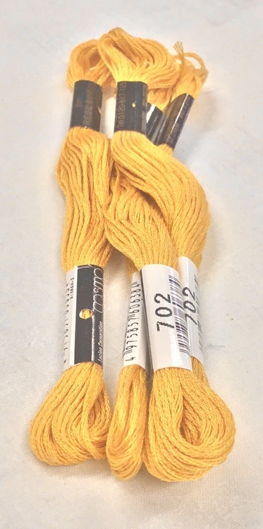 Farge 702- Cosmo Cotton Embroidery Floss 8m Skein Vivid Old Gold