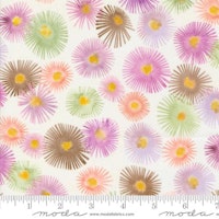Blooming Lovely- krem med pastell blomster