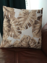 Kuddfodral & Prynadskuddar med bladmotiv utan innerkudde / 45X45 cm