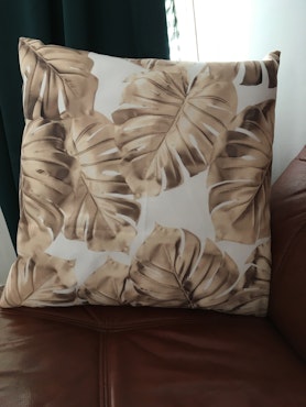 Kuddfodral & Prynadskuddar med bladmotiv utan innerkudde / 45X45 cm