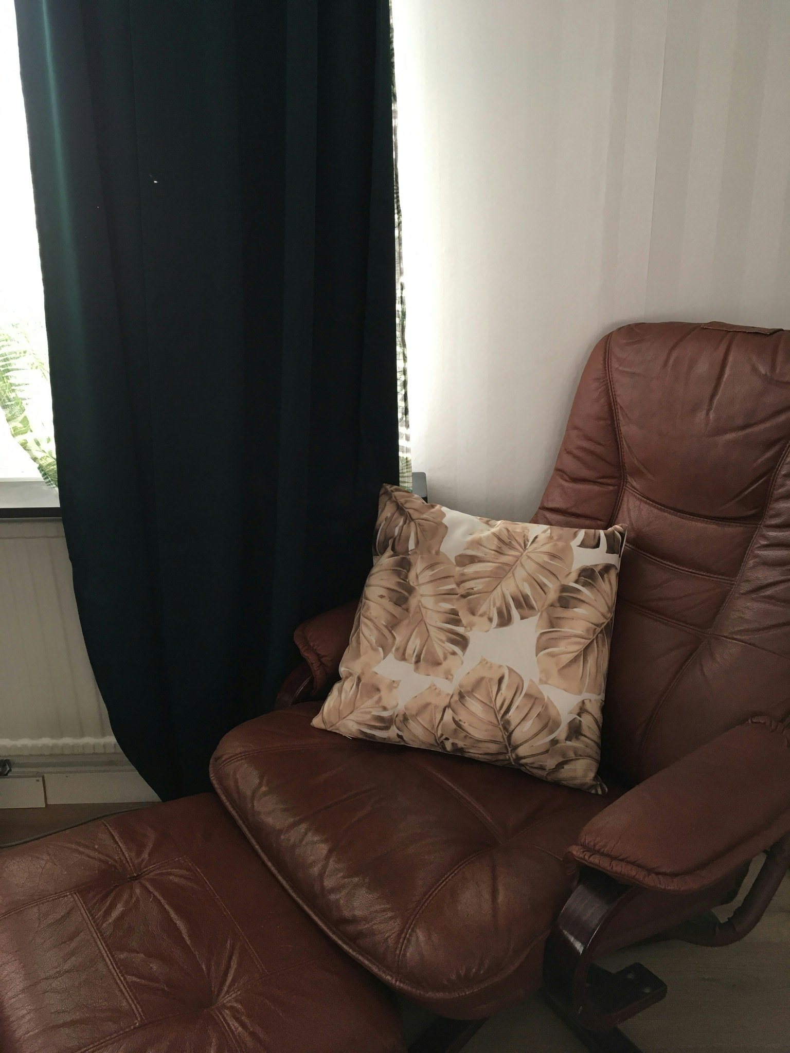 Kuddfodral & Prynadskuddar med bladmotiv utan innerkudde / 45X45 cm