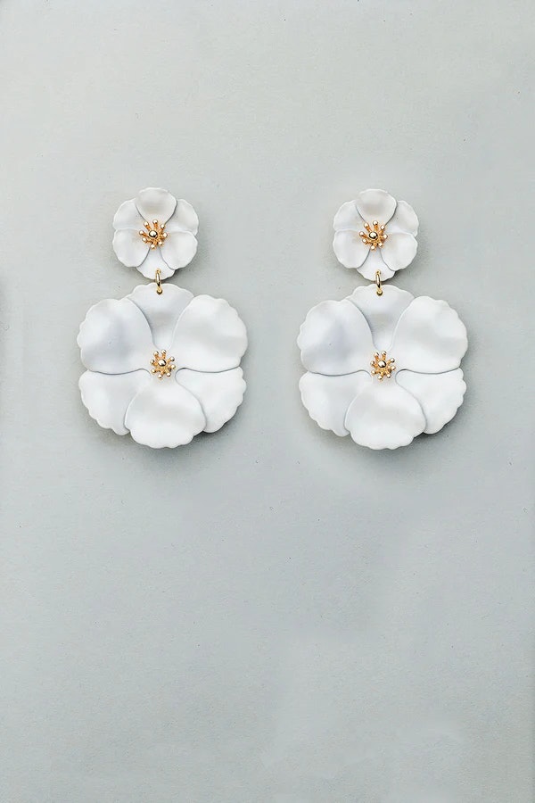 FLOWER TWIN EARRINGS MAT WHITE