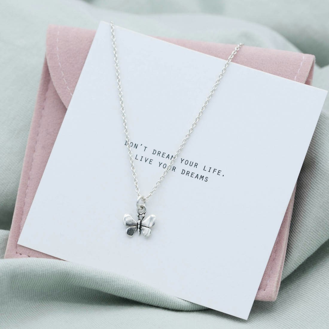 SILVERHALSBAND FJÄRIL