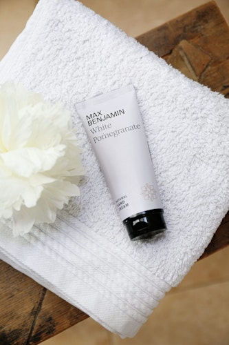 WHITE POMEGRANATE HANDKRÄM 75ML