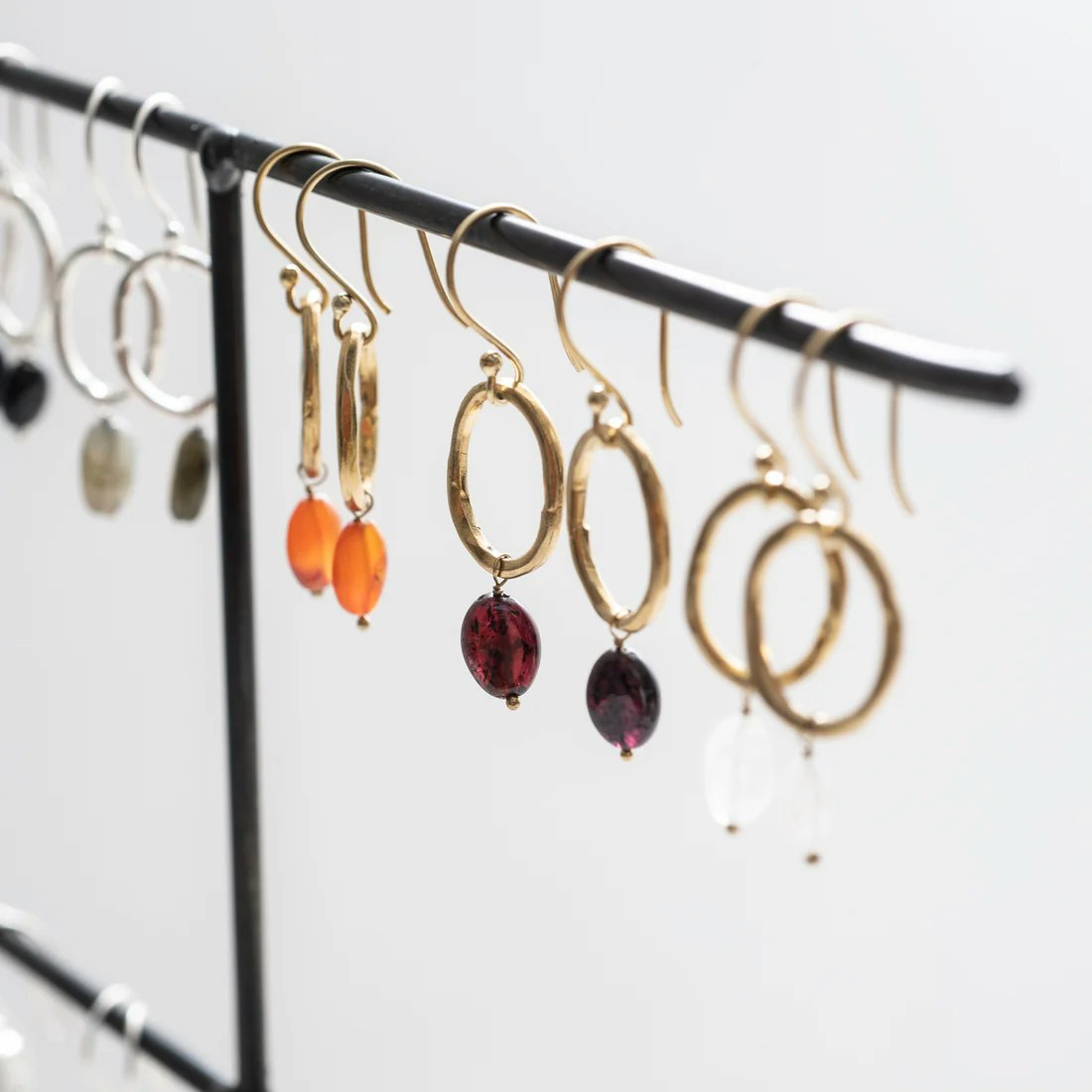 GRACEFUL EARRINGS GRANAT