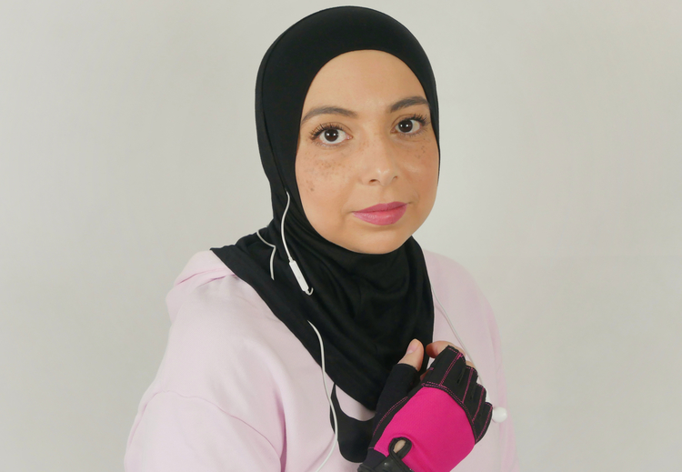 Svart sport hijab för gymmet och karriären