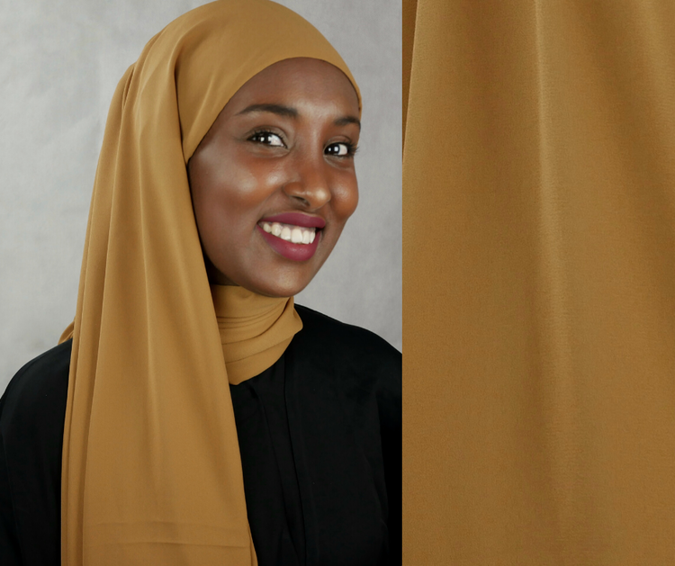 Hijab i Crepe chiffong med insydd undersjal i Jersey. Färg: marigold/senap