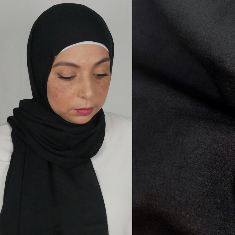 Mio jazz hijab. En blandning av mjukt tyg i färgen svart