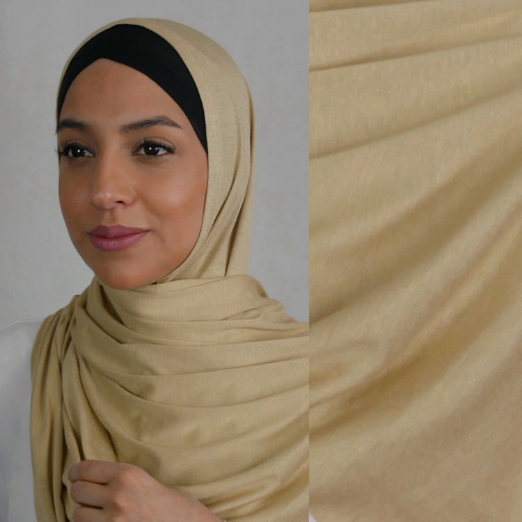 Hijab i Jersey premium. Maxi storlek i färgen gold