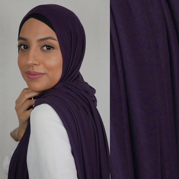 Klassisk hijab i Jersey i tyget viskos. Denna Jesey hijab är i färgen  purple/lila