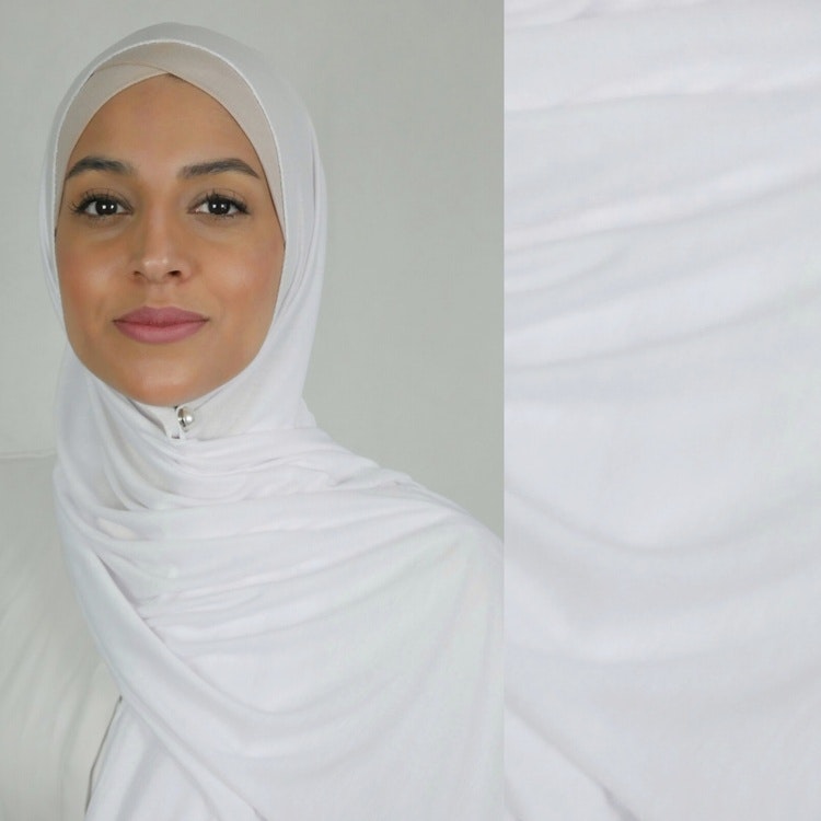 Klassisk hijab i Jersey i tyget viskos. Denna Jesey hijab är i färgen vit