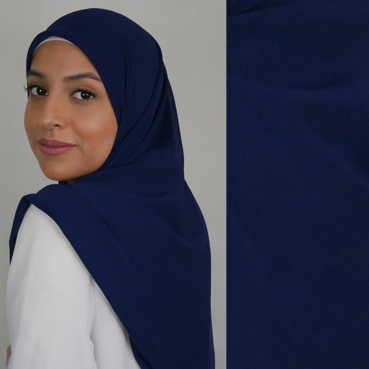 Chiffong hijab i fyrkantig modell i färgen cobalt som är en mörkblå nyans