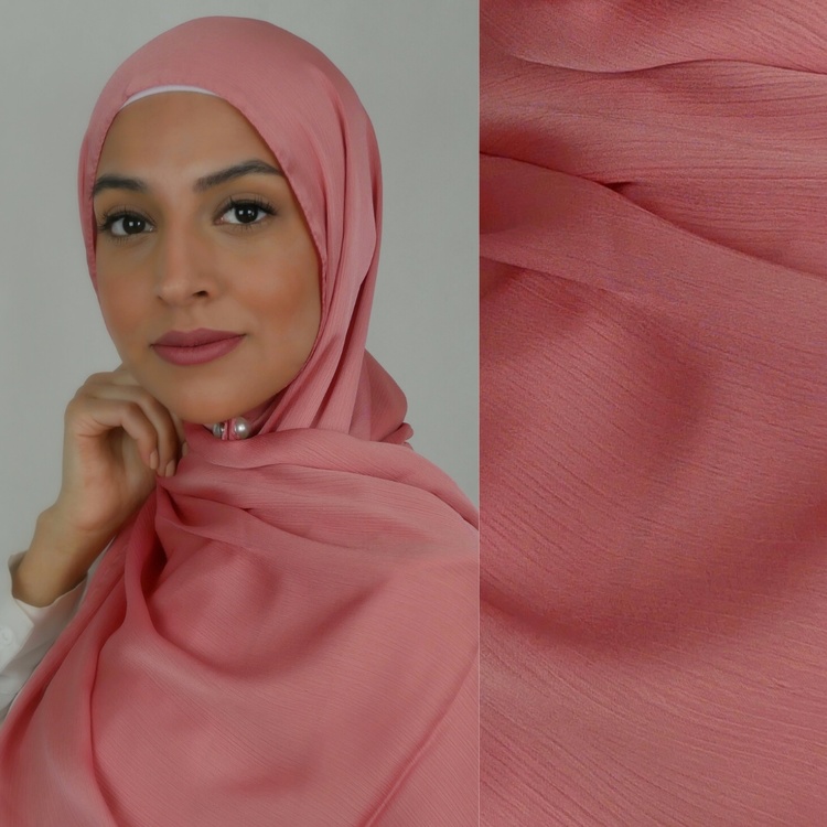 glansig hijab med matt baksida så att den sitter på plats utan att glida. Halkfri hijab 2in1 i färgen korall