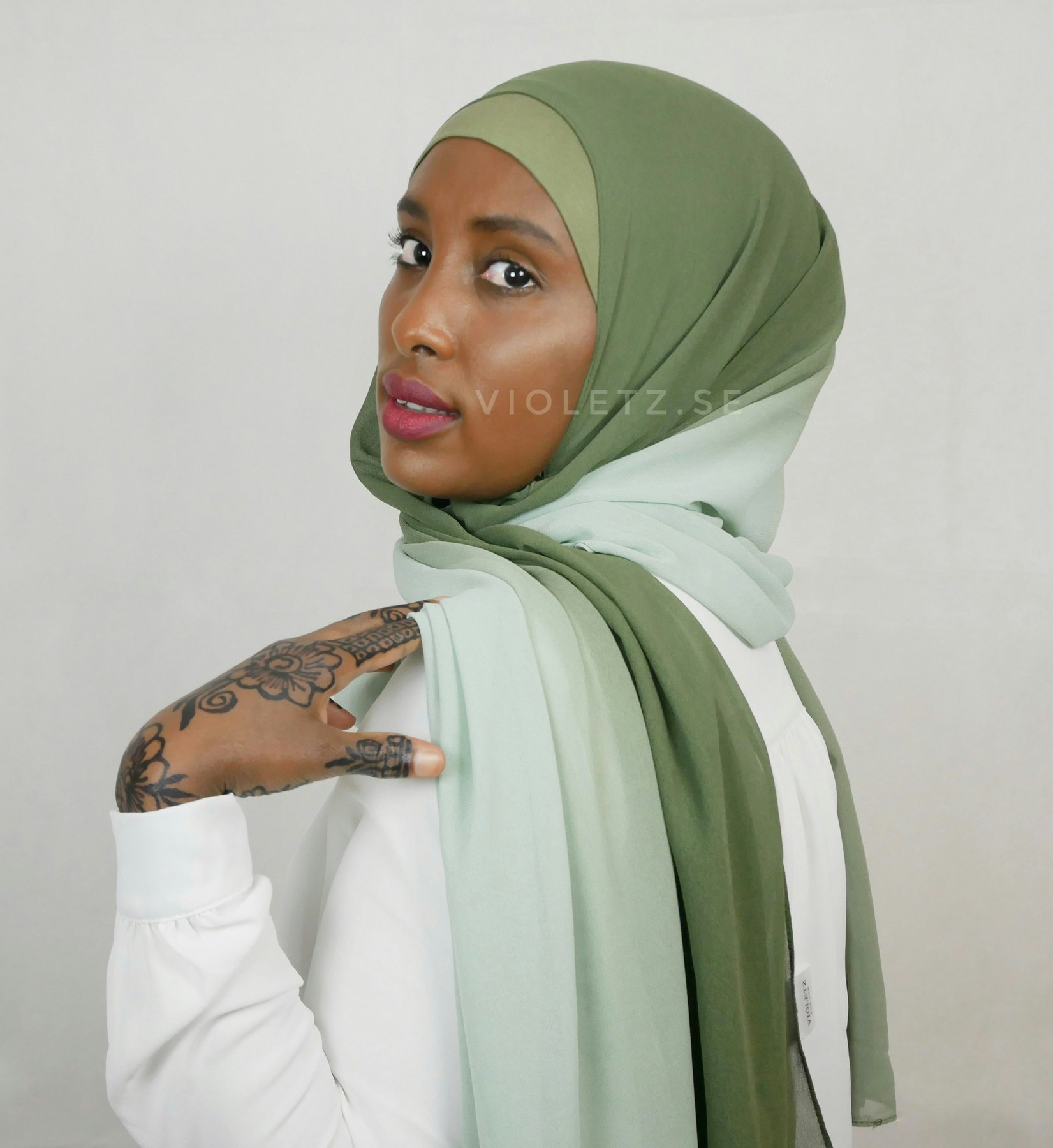 Instant Chiffong hijab med undersjal - ombré oliv