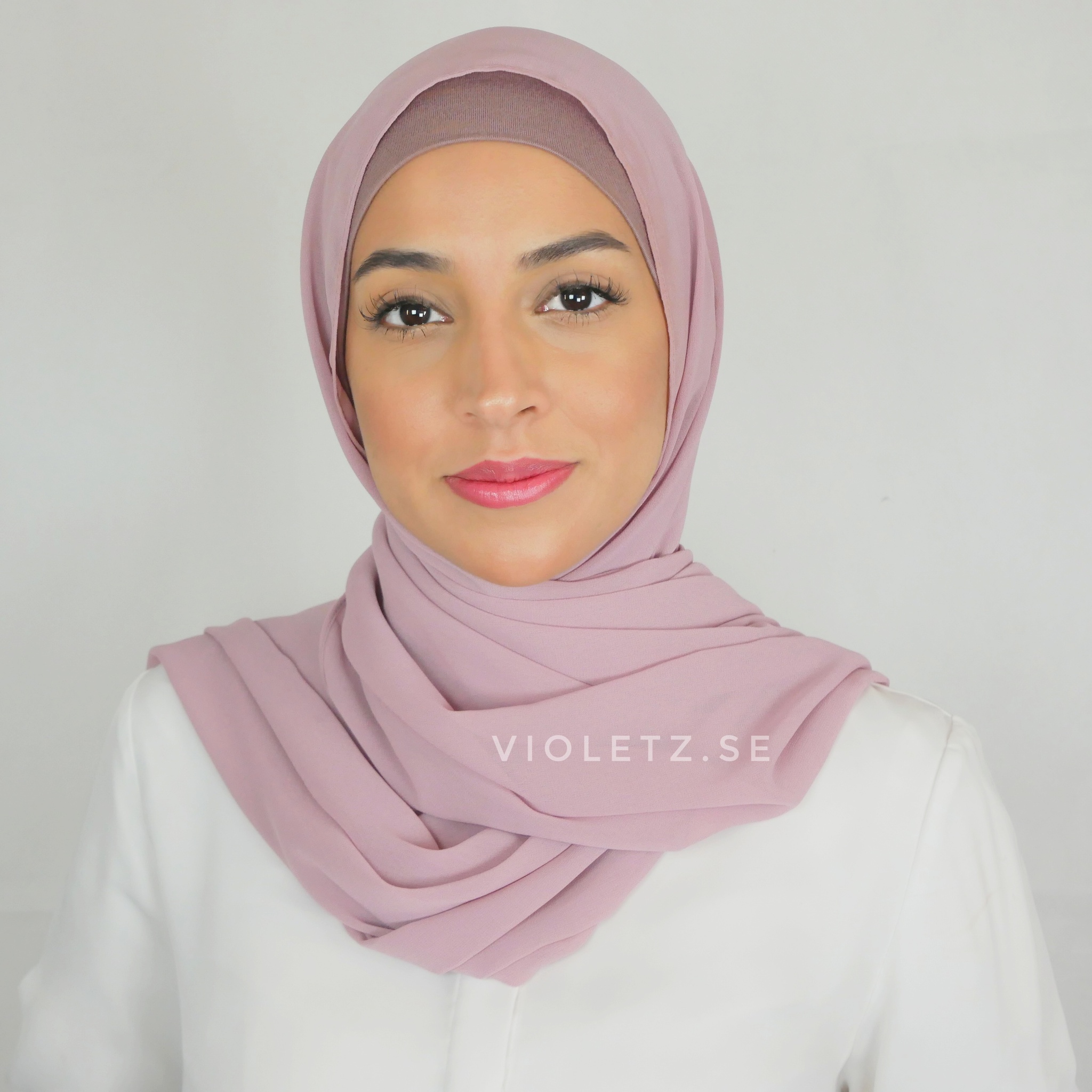 Hijab i Premium Chiffong. No Pins Hijab med krok. Hijab i färgen rosa/lila