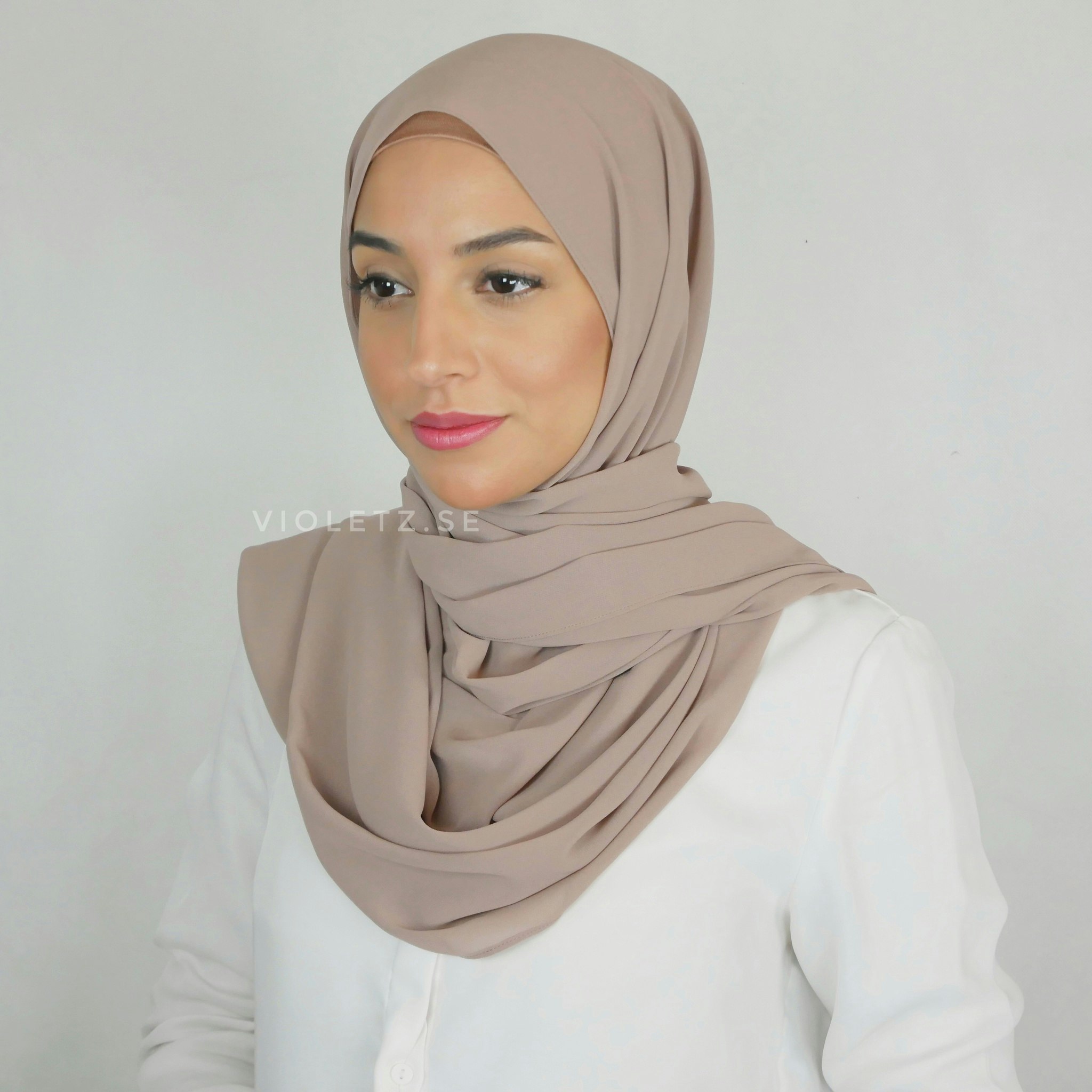 ROYA HIJAB - Premium chiffong med krok: bone