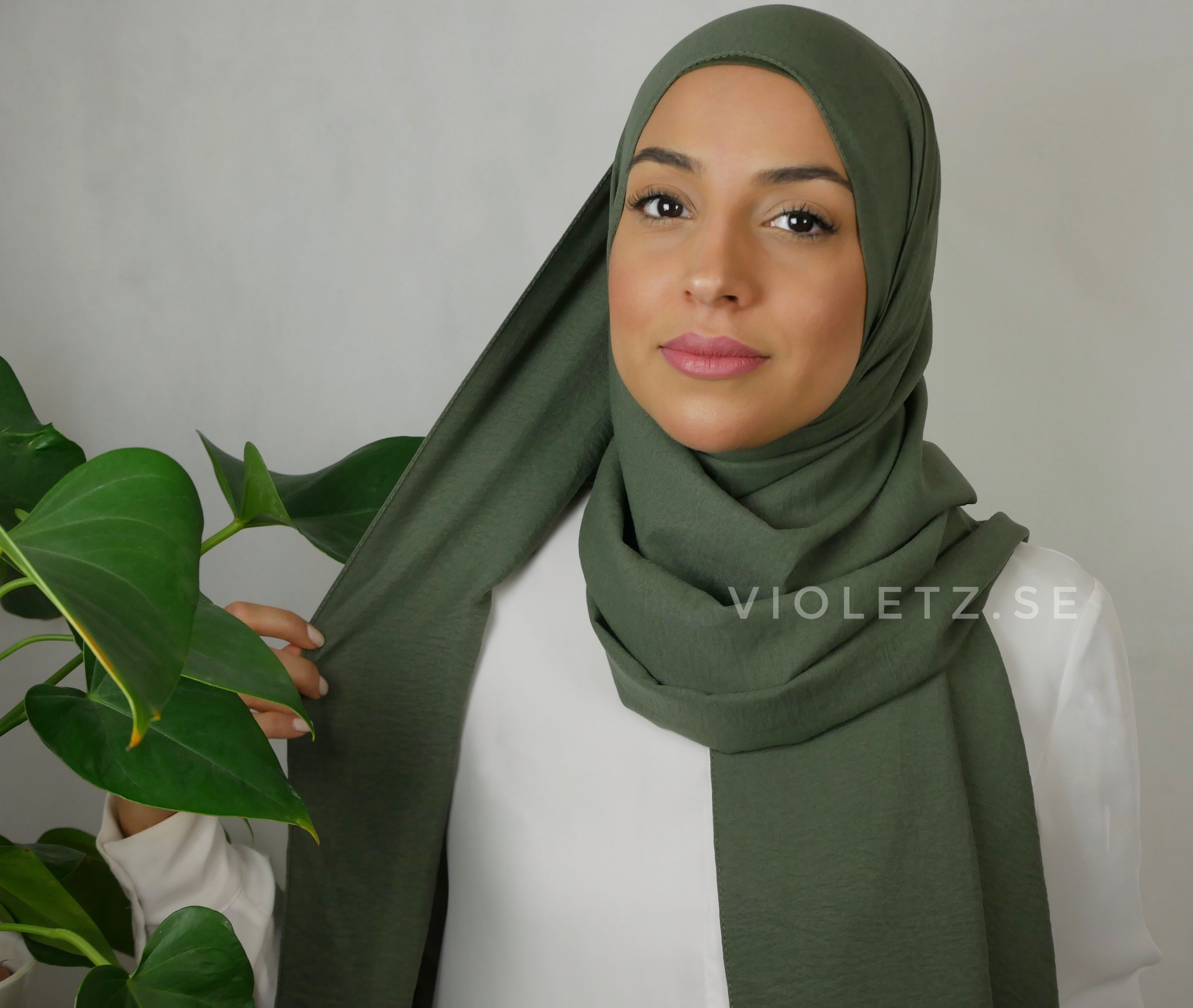 Ekologisk hijab i färgen Oliv. 100% bomull