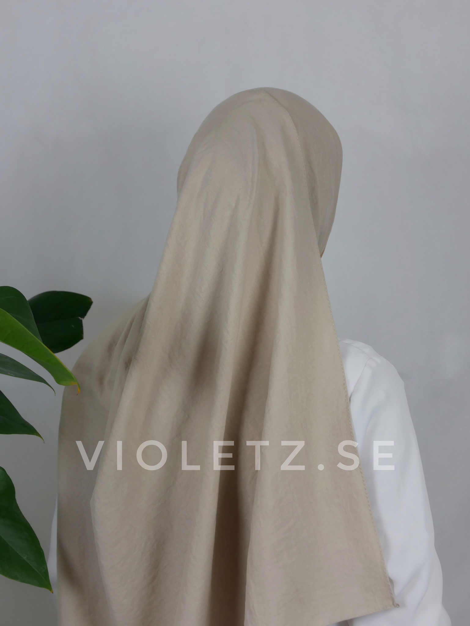Ekologisk hijab i färgen Sand. 100% bomull