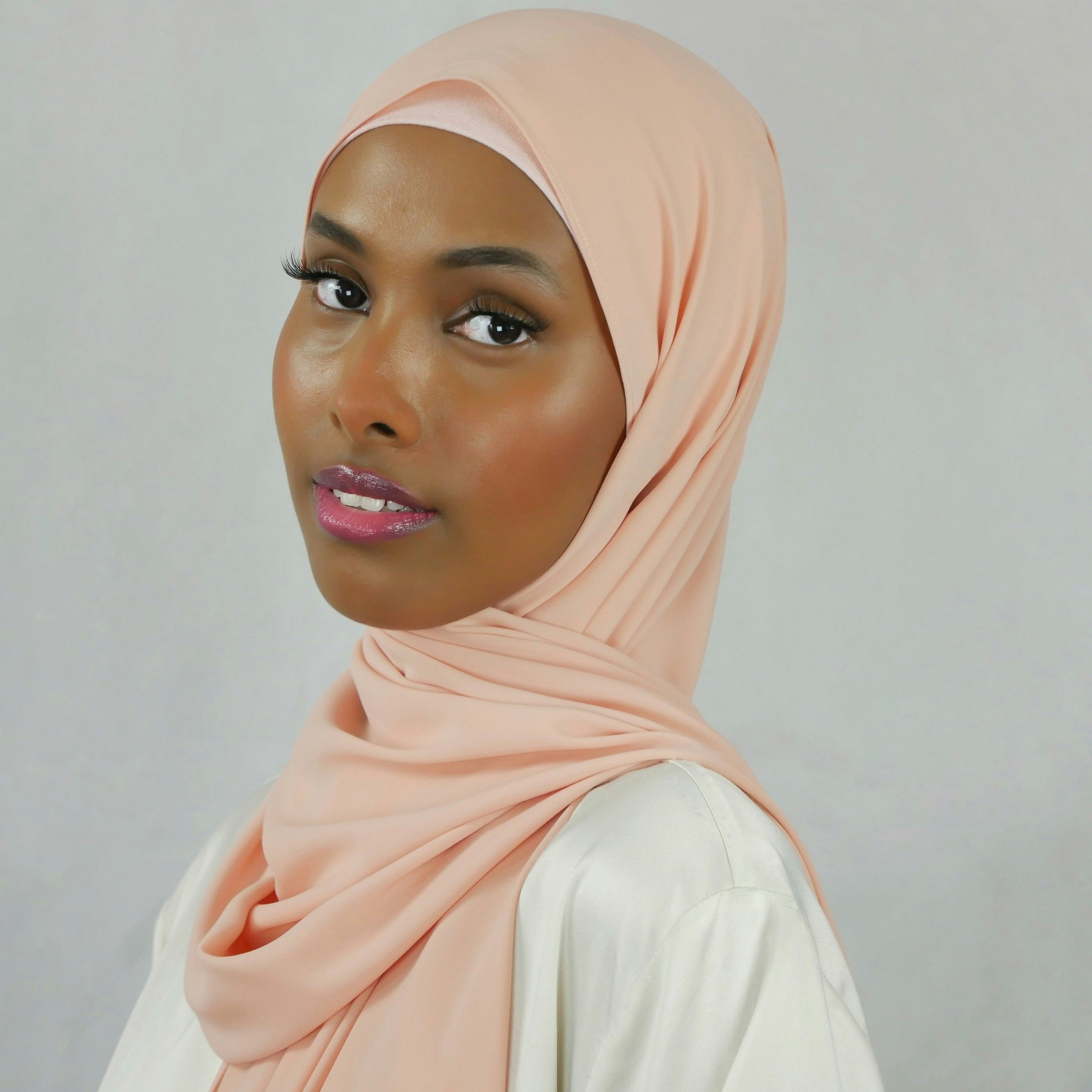 HIJAB MED MAGNET - Silk Chiffong - peach