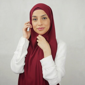 HIJAB MED MAGNET - Silk Chiffong - burgundy