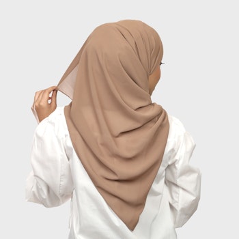 Tiara- hijab med insydd undersjal- Almond-varm