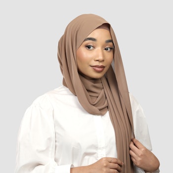 Tiara- hijab med insydd undersjal- Almond-varm