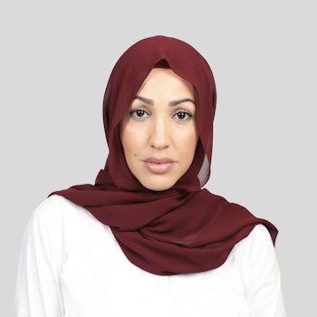 Tiara- hijab med insydd undersjal: bordeaux