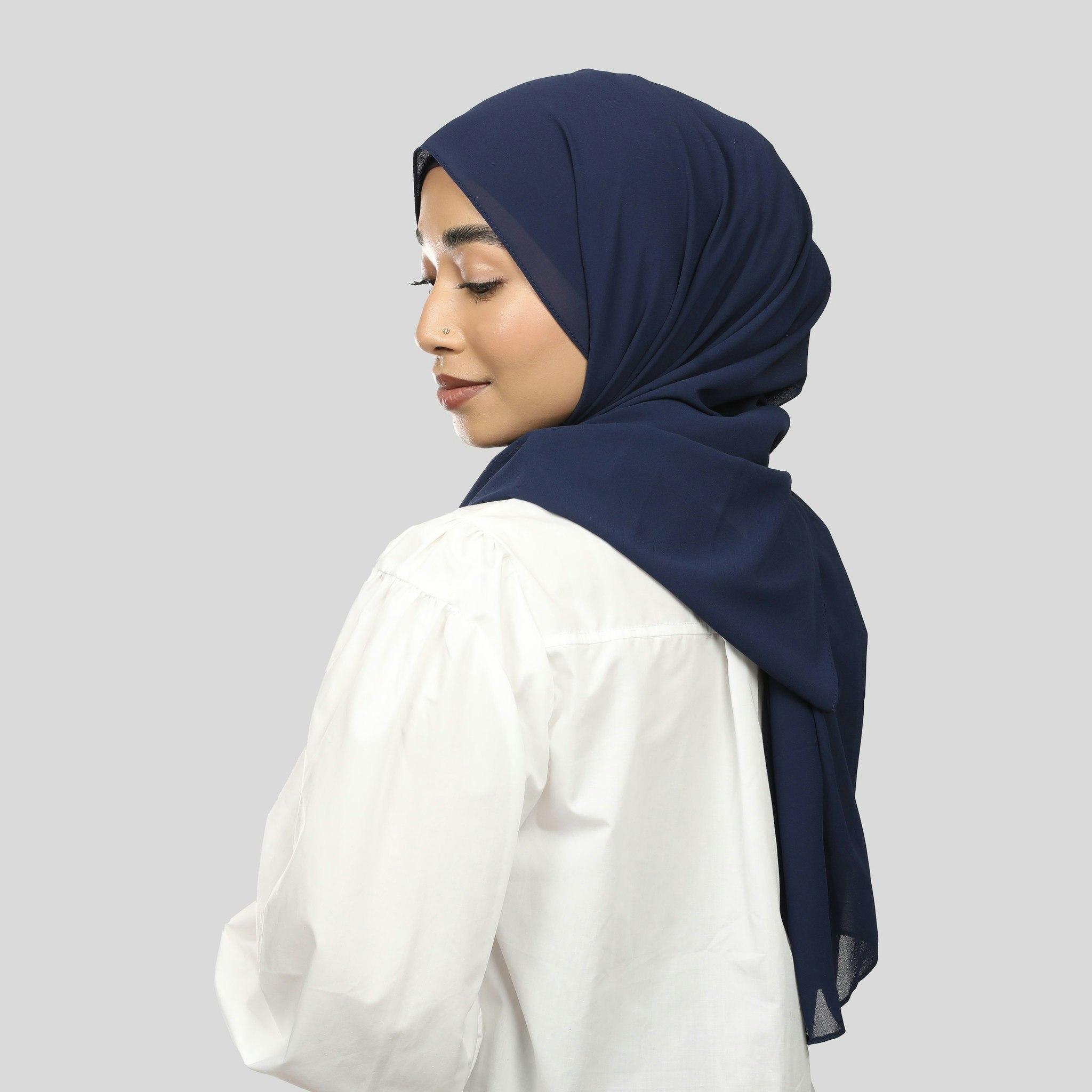 Tiara- hijab med insydd undersjal:  navy