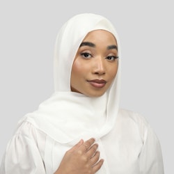 Tiara- hijab med insydd undersjal: Vit/Cream