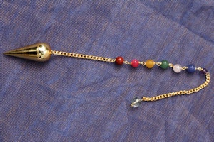 Mässingspendel - Chakra-pärlor