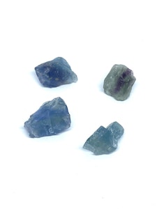 Blå Fluorit - 1 rå sten - 1-2 gram - Vi väljer sten