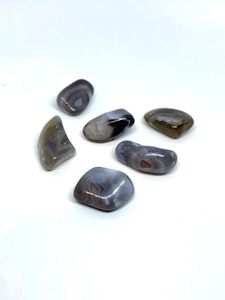 Grå Agat - 1 Trumlad sten - 9-10 gram - Kvalitet AA -Vi väljer sten