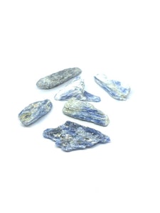Kyanit - 1 Rå sten - 12-14 gram - Vi väljer sten