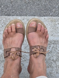 Handgjorda skinnsandaler med gummisula st 38