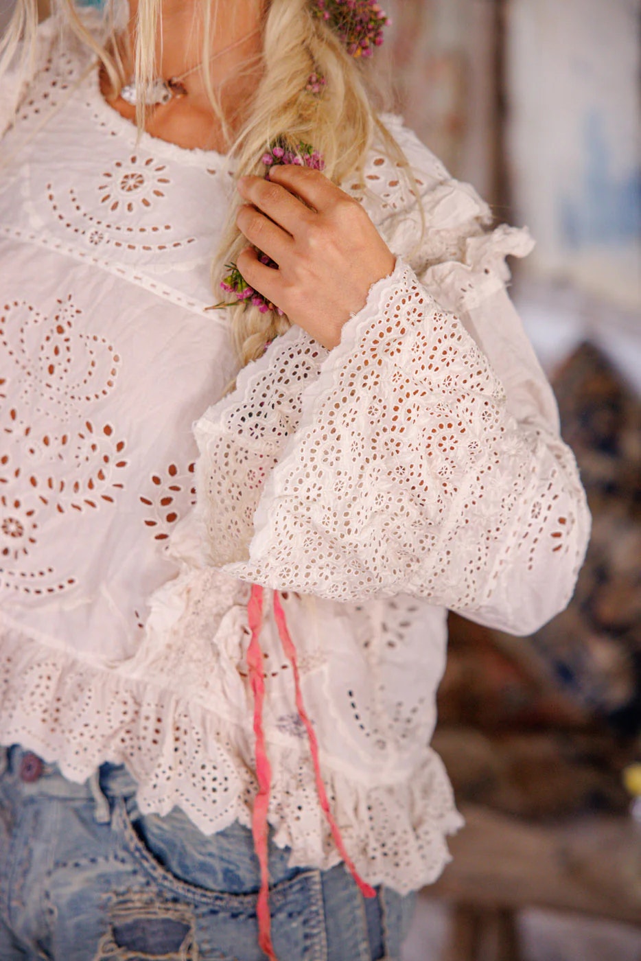 Hermione Eyelet Blus